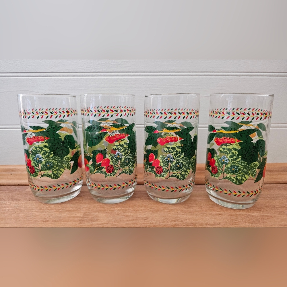 4 Vintage Glasses